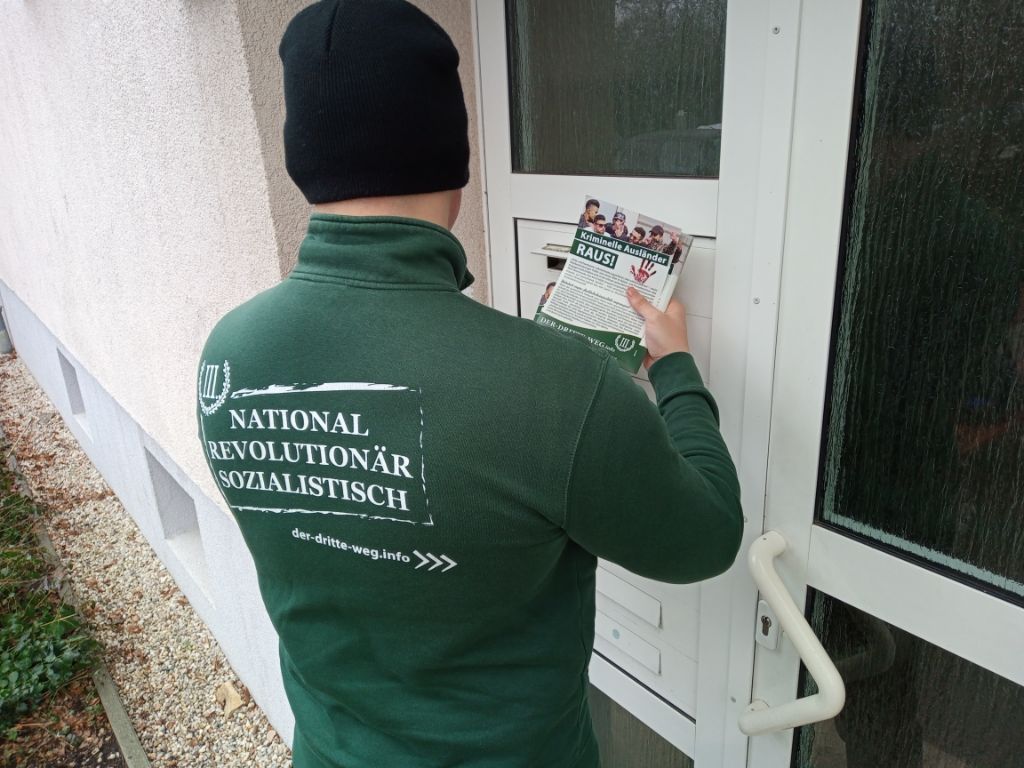 Jugend_Brb_Bln's tweet image. #Brandenburg: Auf die soziale Ungerechtigkeit &amp;amp; #Überfremdung unserer Heimat wurde mit tausenden Flugblättern u.a. in #Lübbenau, #Vetschau, #Lübben, #Cottbus,  #Bestensee, #Luckenwalde, #Jüterbog, #Waltersdorf, #Wildau, #Großziethen &amp;amp; #Halbe hingewiesen: der-dritte-weg.info/2024/01/volksa…