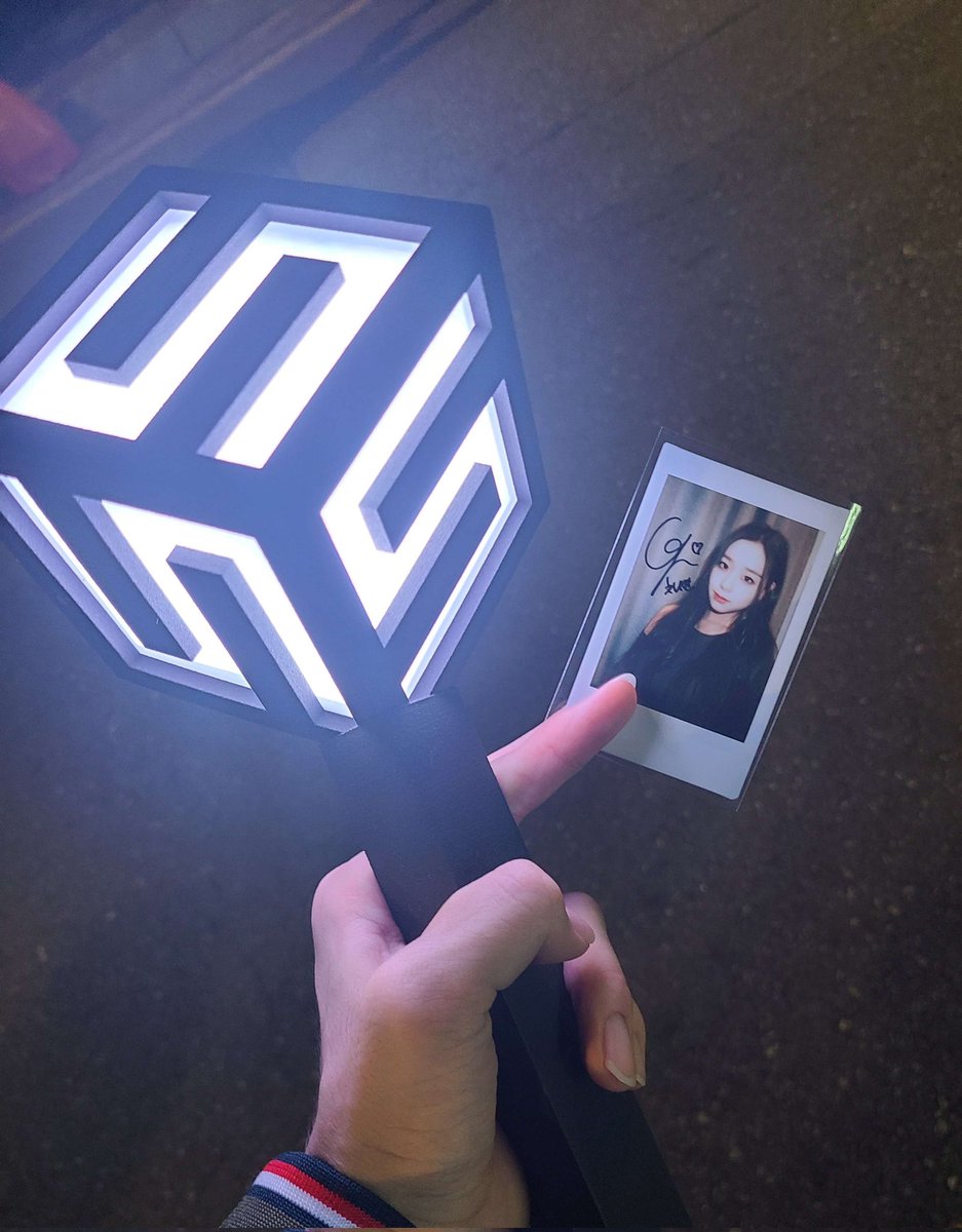 CLASSeedy's tweet photo. Ketone said this light stick was pretty haha. 
https://t.co/XuopB0G7GC https://t.co/9YODV8EB1z