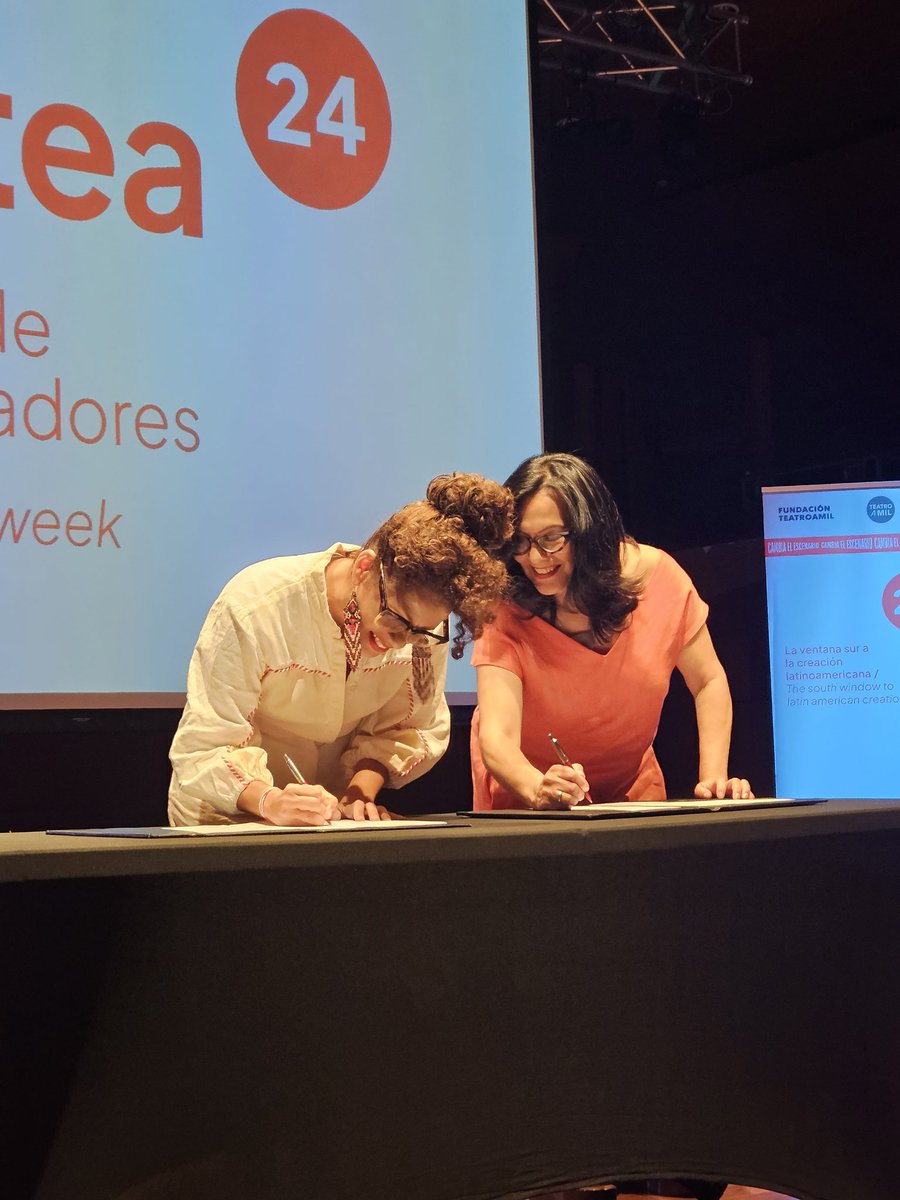 fundteatroamil's tweet photo. #Platea24 es un espacio para la cooperación cultural. Este año, Maria Marighella, presidenta de FUNARTE de Brasil y nuestra directora Carmen Romero suscriben un Acuerdo de colaboración para aumentar el flujo de importaciones y exportaciones de espectáculos. https://t.co/gksVtPwQc3