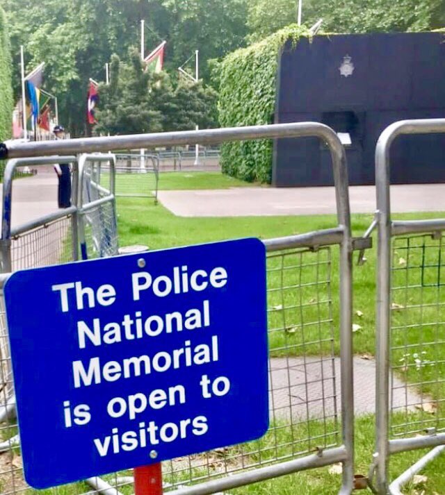 During the period of major roadworks near the @UK_NPM we have been working with the contractors and our partners in @theroyalparks and @MPSRoyal_Parks to ensure that the memorial remains accessible to the #PoliceFamily and visitors. #HonouringThoseWhoServe #PoliceMemorials