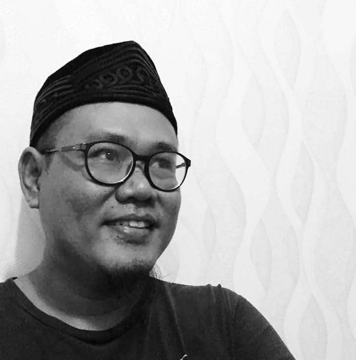 SeniLampung's tweet photo. Innalilahi wainnailahi rojiun.

Duka mendalam atas wafatnya sahabat kami  Agusta Ari Wibowo (AGIL), seniman dan penggiat ekonomi kreatif Lampung serta bagian penting dari Rumah Seni Lampung. https://t.co/QYizrTiC6P