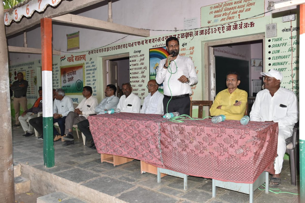 ikaushikvekaria's tweet photo. અમરેલી વિધાનસભાના કુકાવાવ તાલુકામાં ચોકી ગામથી નવા ઉજળા ગામ સુધીના રોડનું ખાતમુહૂર્ત કર્યુ. https://t.co/oQqAwWZvKY