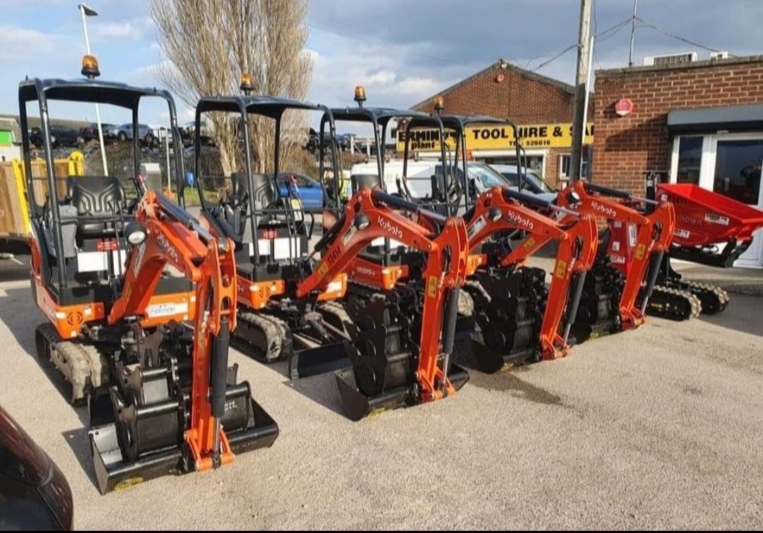 1.4 Ton Kubota Excavators are a speciality at Ermin. Available at all our depots, quick and efficient delivery, Trade and DIY welcome.