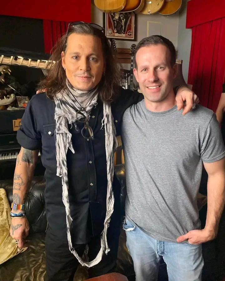 JohnnyDepp8800's tweet photo. Tonight was one for the books! Not everyday, or any day at that you get to film at Johnny Depps place! (Hollywood Vampires!) great times and memories with even better people!
Per @jdepp_th * Follow me for more.
TAGs #johnnydepp #johnnydeppfasbr #jdepp https://t.co/OFzfkzoq2H