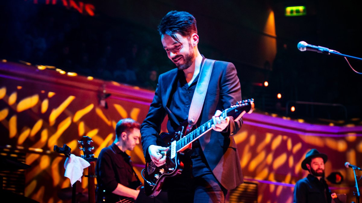 Caskadedrinks's tweet image. The last few remaining tickets for
@roddyhart's SOLD OUT @roamingroots show at
@ccfest 2024 are available now with our exclusive #Gracenotes Single Malt Whisky package! ✨ 

Get yours HERE ➡️ bit.ly/GraceNotesRRR