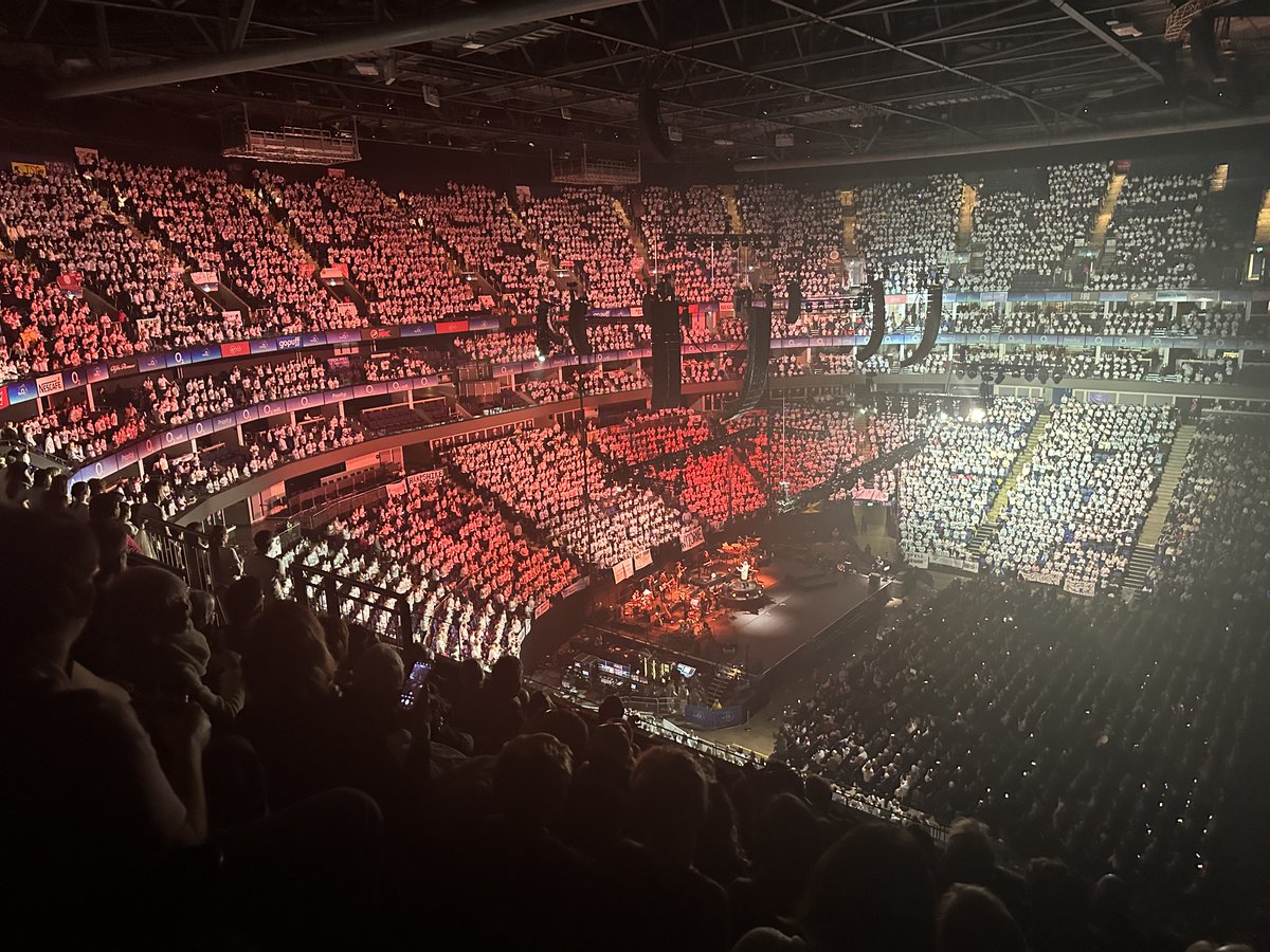 Year 5 had the amazing experience of singing at the O2 last night as part of Young Voices 2024.