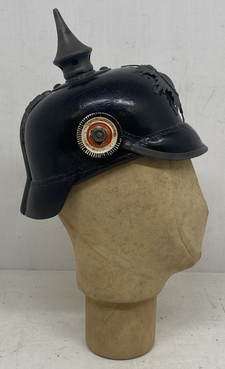 Coming soon to our February 28th Medals & Militaria sale, this good example of a WW1 era enlisted man’s Saxony Pickelhaube. Complete with both cockades and leather liner. @HansonsUK #Pickelhaube #WW1