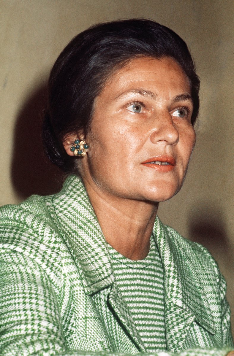 francediplo_ES's tweet photo. Hace 49 años, el 17 de enero de 1975, se promulgó la ley Veil que garantiza el derecho al aborto en Francia.  

En el centro de una diplomacia decididamente feminista, 🇫🇷 sigue comprometida con la tenaz defensa del derecho de las mujeres a decidir libremente sobre sus cuerpos. https://t.co/UlD9kT83lj