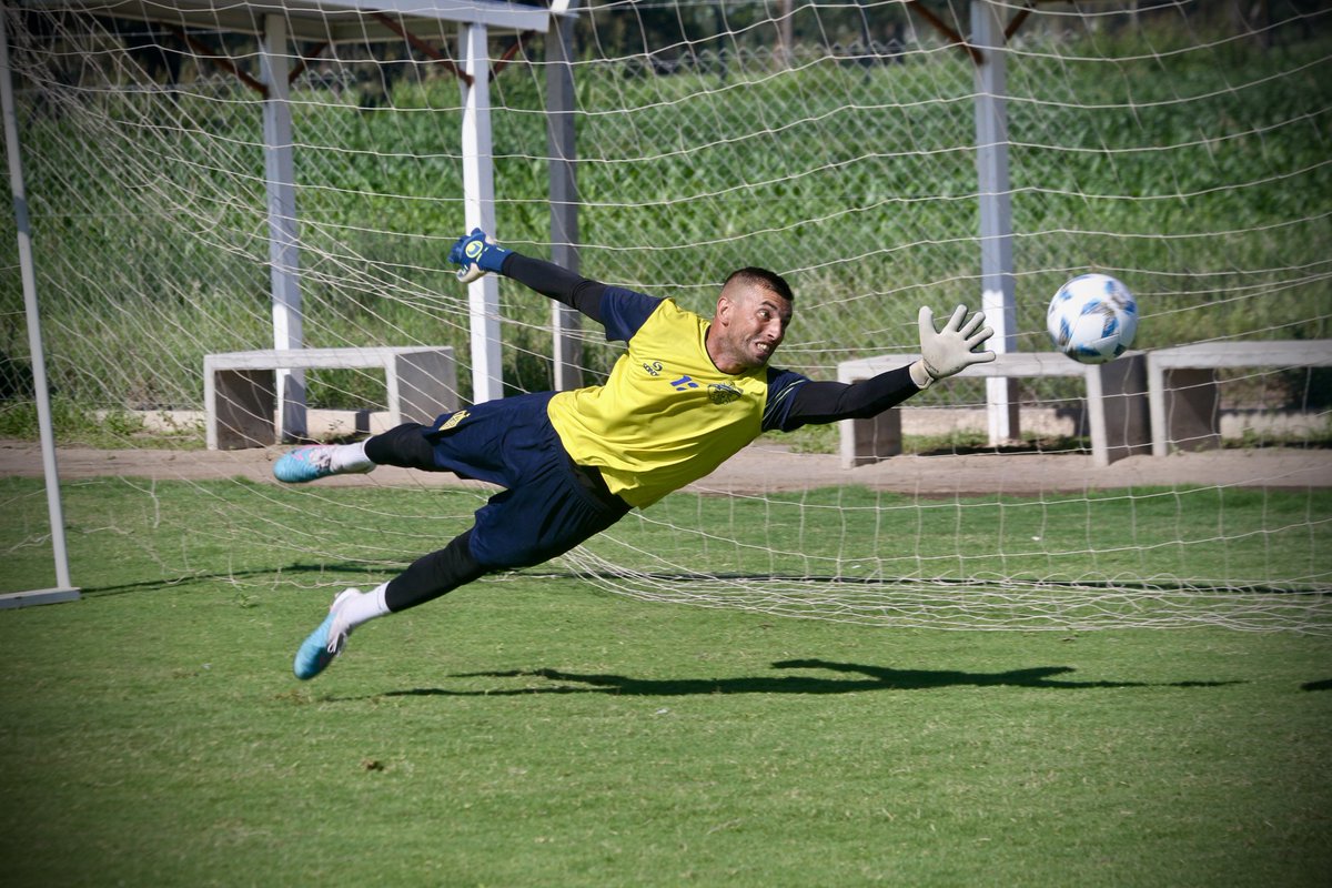 atlantaoficial's tweet photo. Los arqueros del Bohemio 🧤⚡️

#ParaAdelanteAtlanta 🟡🔵 https://t.co/nd4Cmt584h