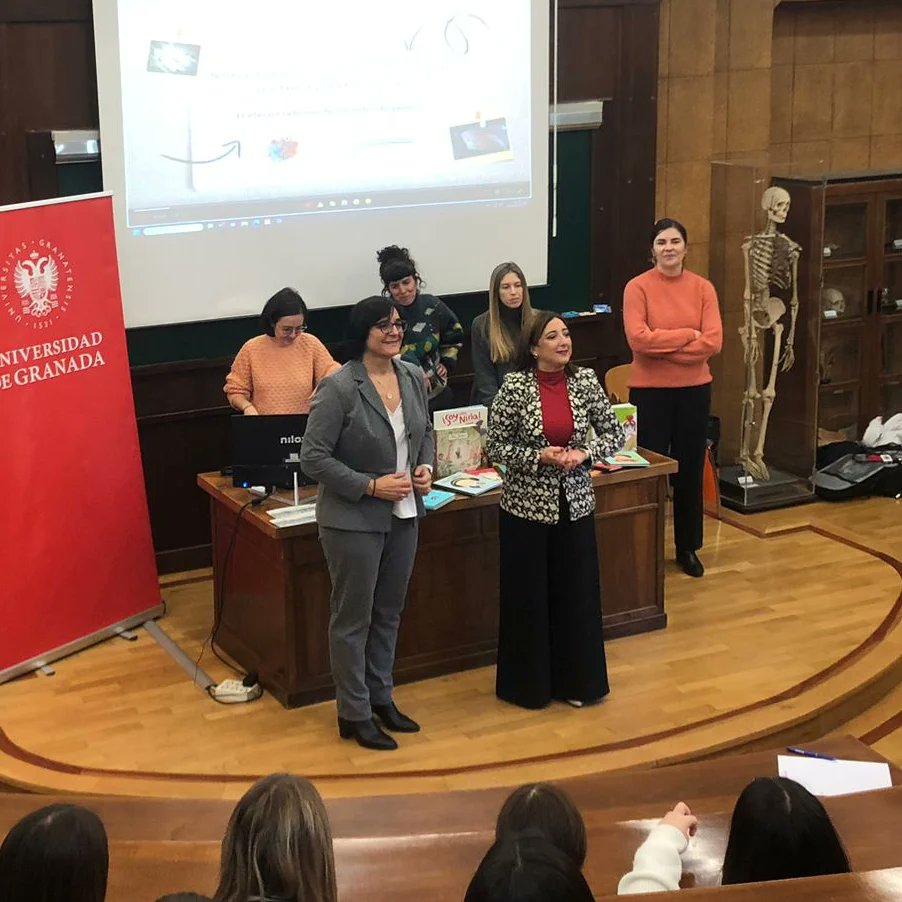 educaugr's tweet photo. #PIISA 
Hoy, presentación de un nuevo proyecto PIISA con la participación de 39 centros de secundaria en busca de innovación en el acercamiento a la ciencia y la investigación.

📸 1: Presentación del proyecto en el Espacio V Centenario https://t.co/VS1rIbokkk