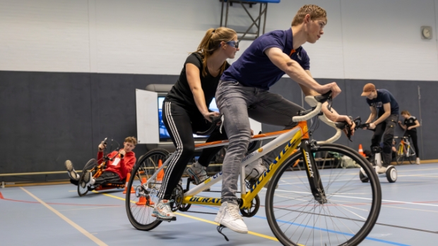 Honderden studenten maken bij Windesheimkennis met diverse paralympische sporten -  deswollenaer.nl/l/298405