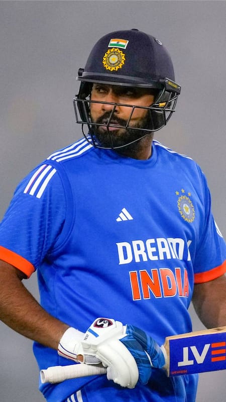 pragyabajpai544's tweet photo. This is called come back
69 balls 121 runs
ये है हिटमैन शो 🎉🎊
#indvsAf #RohitSharma
#Hitman #hitmanshow
#hitmancomeback https://t.co/8Va3gVfi0o