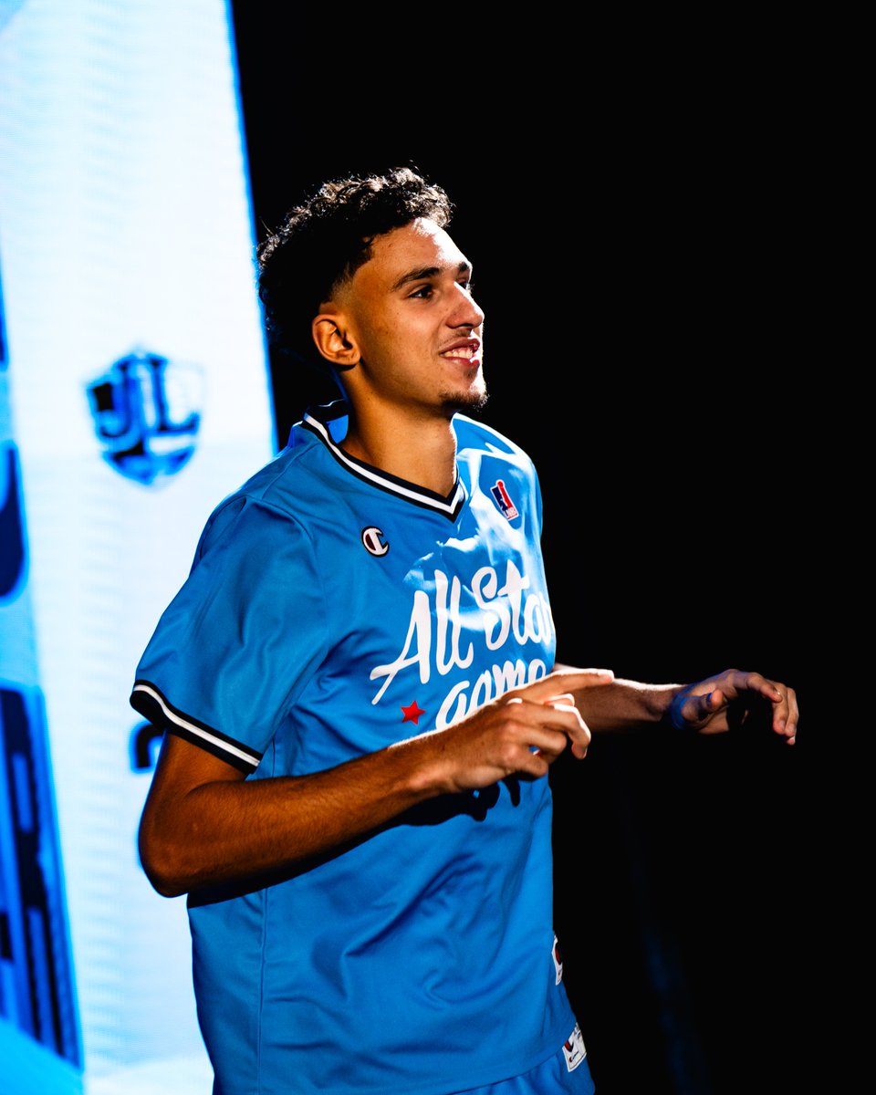 Betclic_ELITE's tweet photo. Zaccharie Risacher, le futur ✨

👑 Meilleur joueur du championnat en décembre.
🏆 Meilleur jeune de la phase aller.
🌟 All Star à seulement 18 ans.
📈 2ème de #BetclicELITE avec la @JLBourgBasket. https://t.co/0fuy500p09