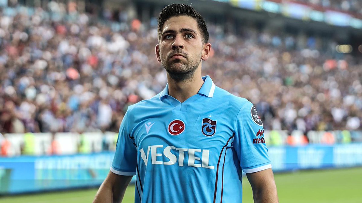 Anastasios Bakasetas’ın transferi için Trabzonspor ile Panathinaikos her konuda anlaştı. Bakasetas’ın kendi talebi üzerine veda Galatasaray maçından sonra gerçekleşecek. Böylece büyük maçta son kez görev alıp taraftarla vedalaşacak.
#Bakasetas #Panathinaikos #Trabzonspor