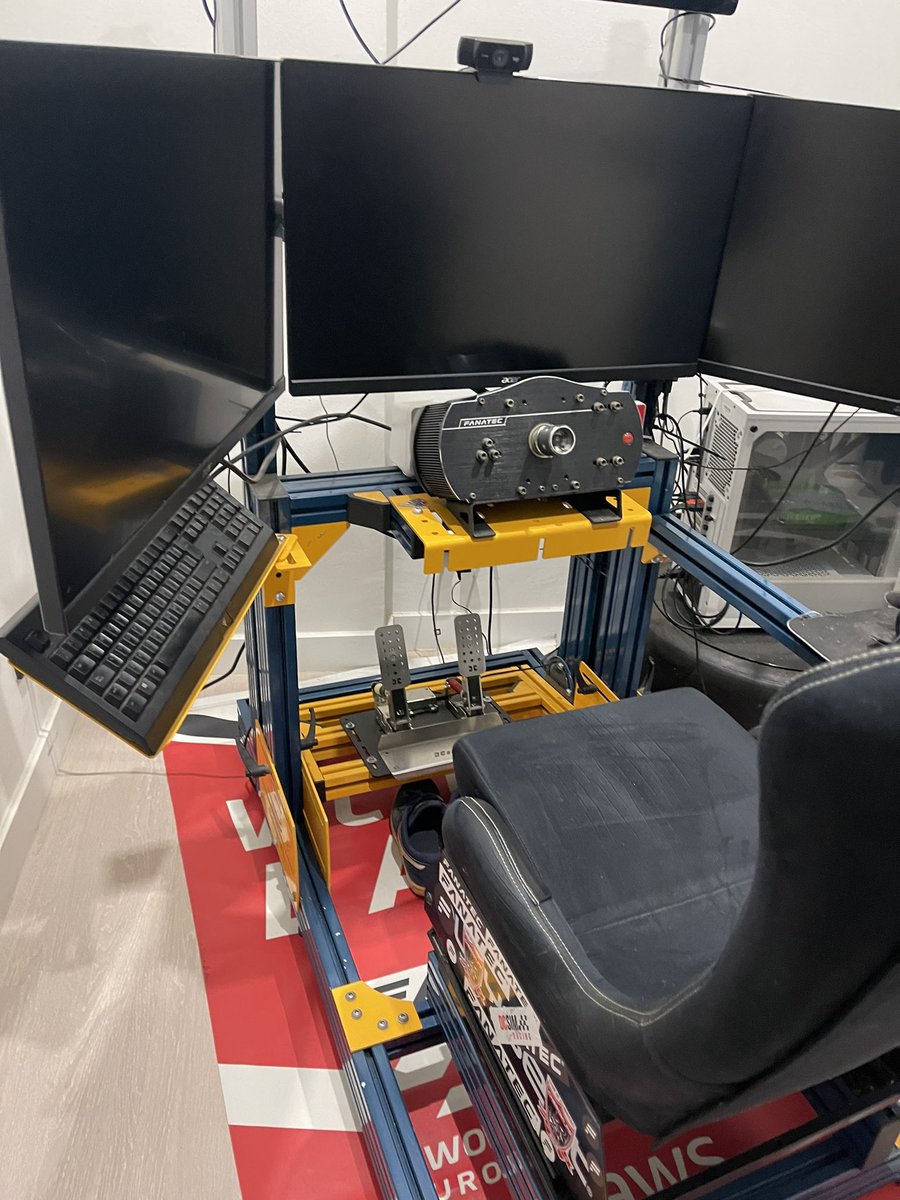 perezdea_ibai's tweet image. Monitores x2 75hz 200€
Base Fanatec 150€ 
Asiento playseat 30€
Pedales DC 150€
Chasis AsturSimRaceEvo75 personalizado más soporte triple monitor 600€ 
Volante Fanatec F1 75€
Volante Fanatec BMW 150€
Pack levas nuevo de Fanatec 85€
Se vende por necesidad.