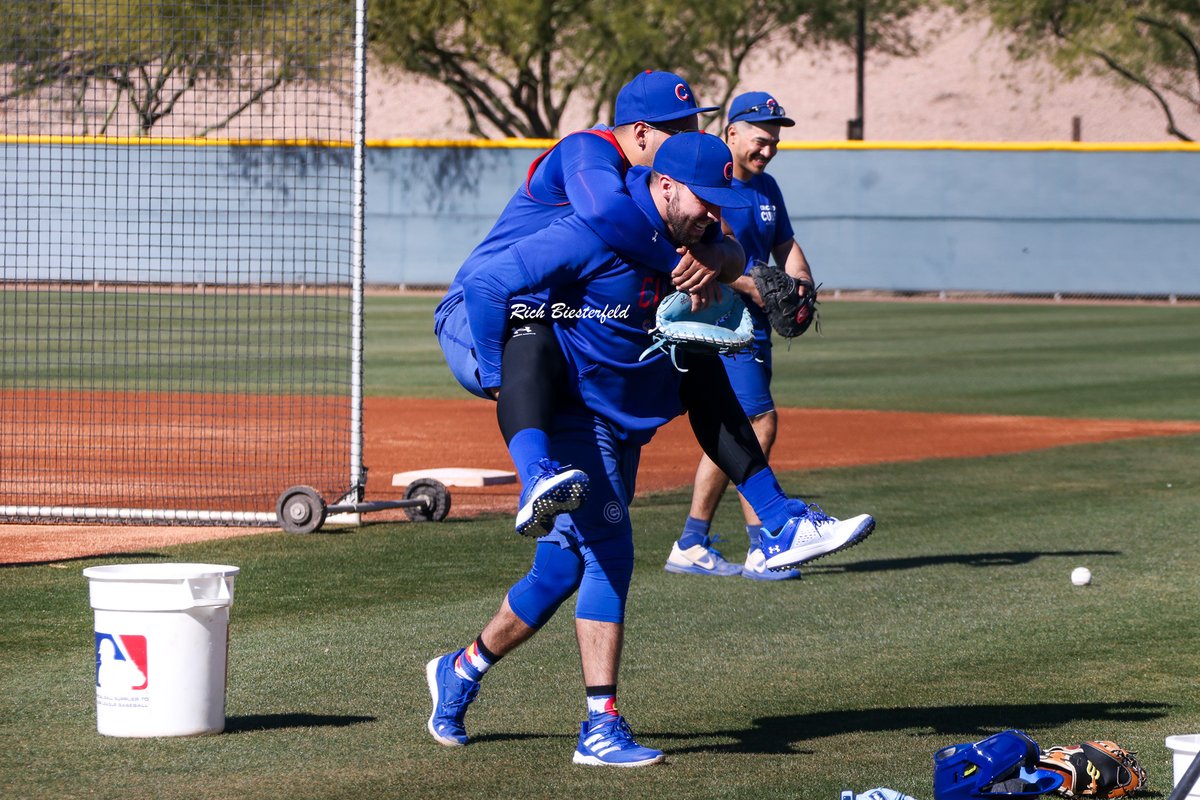 Boys just wanna have fun..... <a href="/CaseyOpitz/">Casey Opitz</a> giving <a href="/moisesballest17/">moises ballesteros</a> an assist off the field after taking batting practice! #Cubs #CubsProspects