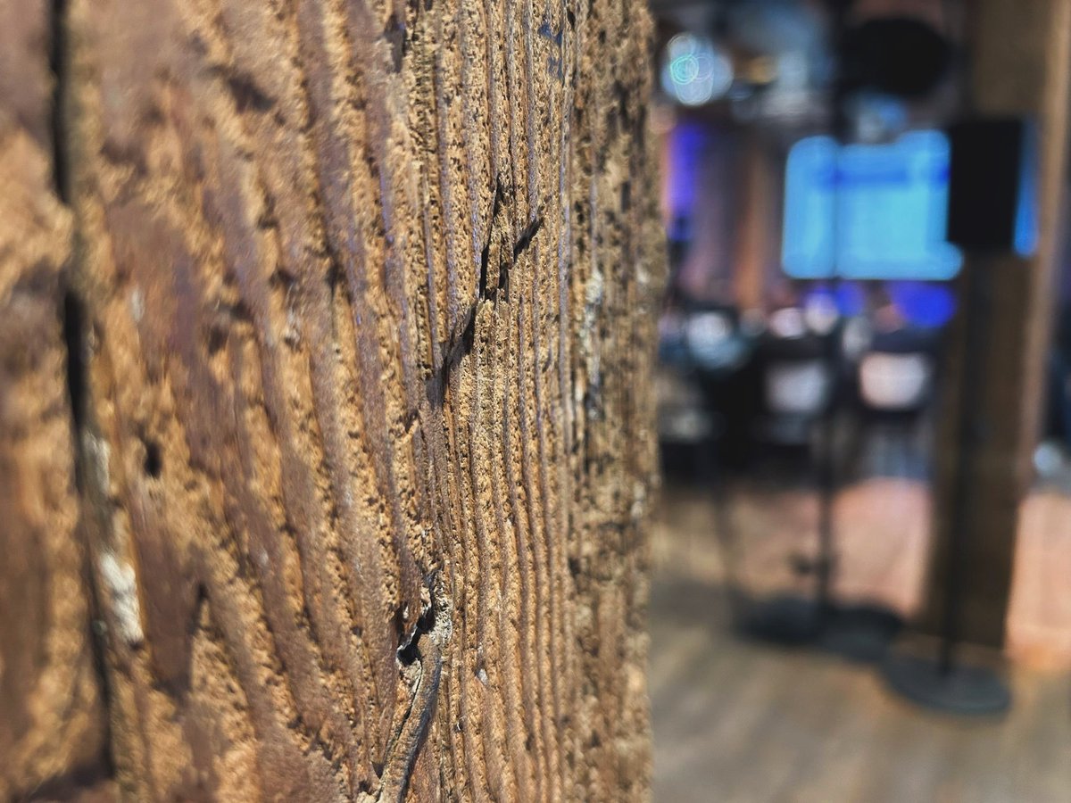 MantisWebcast's tweet photo. The joy of working in beautiful and historic venues in London. You get to touch the past. And repurpose these amazing spaces, here for hundreds of years, now used for #liveevents. Who knows what it will be used for in another 4 hundred years? 
#museumoflondondockland https://t.co/f1eurJU9vR