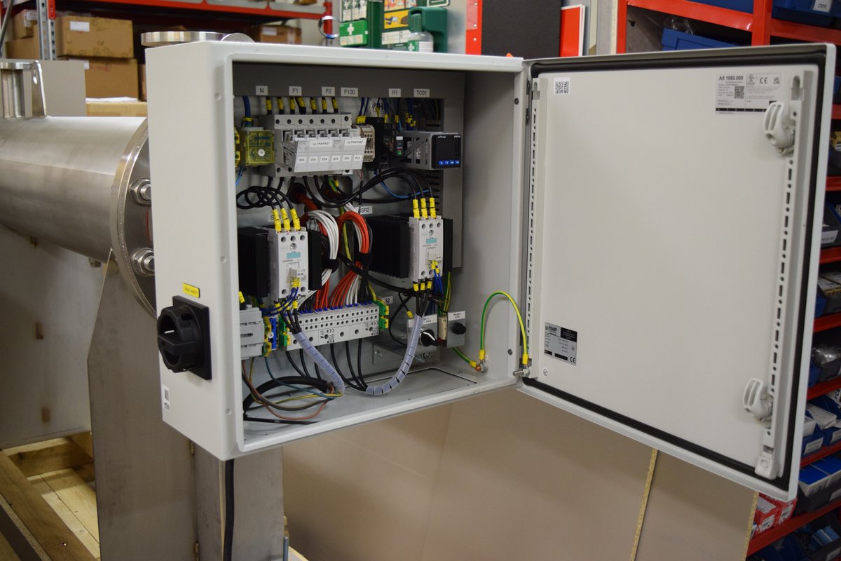 ihpheating's tweet image. 🚀 We're thrilled to announce a significant enhancement to our through-flow heaters: the integration of the control cabinet directly placed on the unit. 🌐 This innovative option offers a streamlined solution for heightened efficiency and simplified operation.  🔧✨ #ihpheating