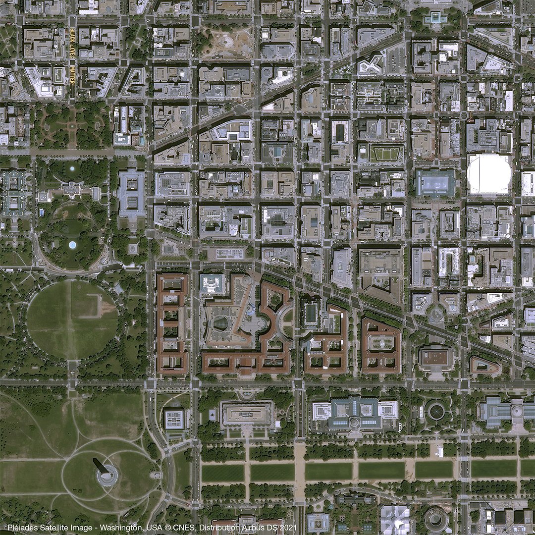 spelfie_ltd's tweet photo. Nothing like seeing somewhere iconic like Washington via satellite imagery! 🛰

This image was taken on AIRBUS Pleiades satellite - the same satellite we use for spelfie events 👋

#airbus #satelliteimagery #washington #usa #satellite #space #spactech https://t.co/GkPJHUfyUV