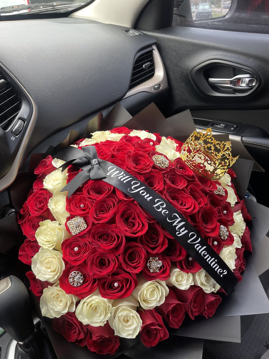 trindatrillest's tweet photo. she said yes 🙈 https://t.co/zupFDPnalv