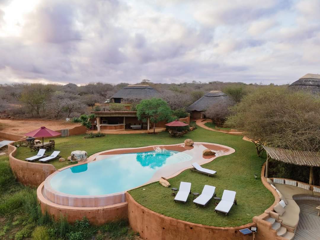 The Hildana Lodge, Teita

#magicalkenya #travelkenya #tembeakenya #safaridreaming #safarikenya #luxurylodge #whyilovekenya #bucketlist #bucketlisttravel #travelreels #africa #kenya #safariafrica #adventure #travelphotography #Tsavo