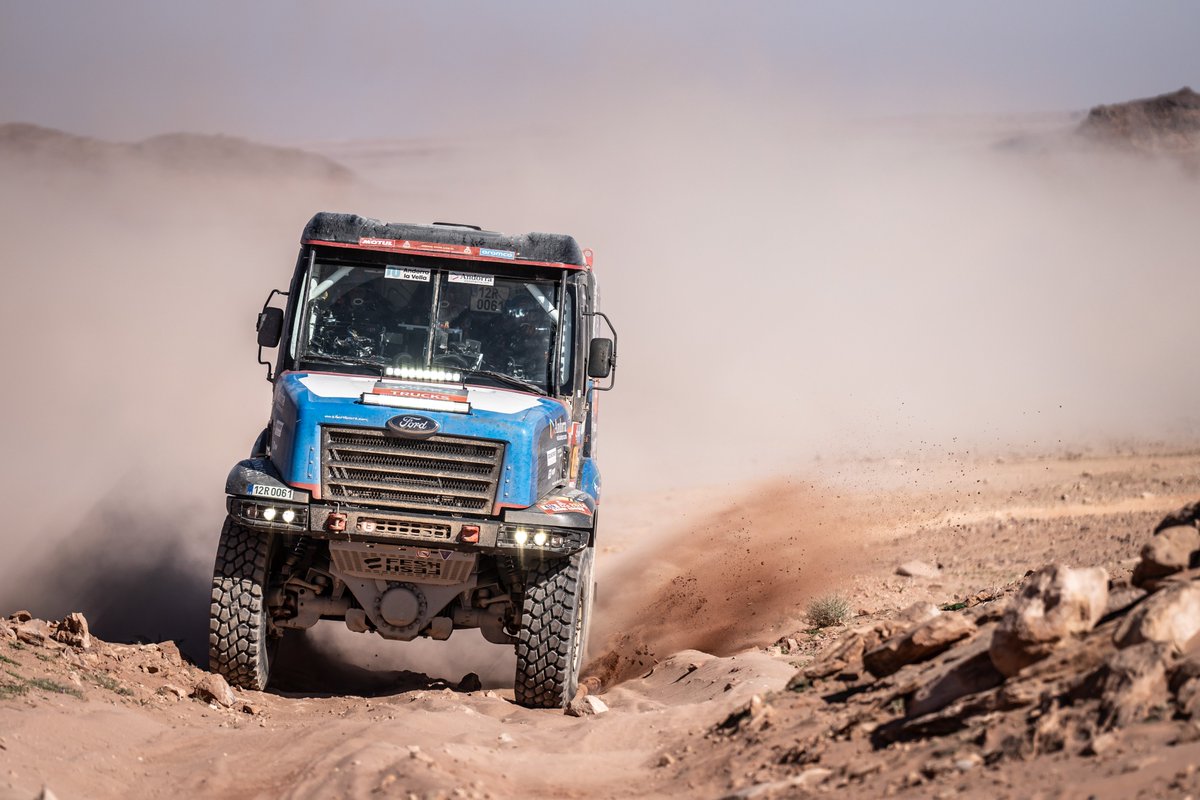 Albert Llovera (@albertllovera) on Twitter photo En la antepenúltima etapa del <a href="/dakar/">DAKAR RALLY</a> , estuvimos muy concentrados y con un ritmo regular k nos llevó a acabar en el top15 y mantenernos 18 en la general. Hemos dejado atrás las dunas y ahora tocan baches, arena, piedras y mucho polvo k nos ha dificultado la visibilidad - Hilo 👇 En la antepenúltima etapa del <a href="/dakar/">DAKAR RALLY</a> , estuvimos muy concentrados y con un ritmo regular k nos llevó a acabar en el top15 y mantenernos 18 en la general. Hemos dejado atrás las dunas y ahora tocan baches, arena, piedras y mucho polvo k nos ha dificultado la visibilidad - Hilo 👇