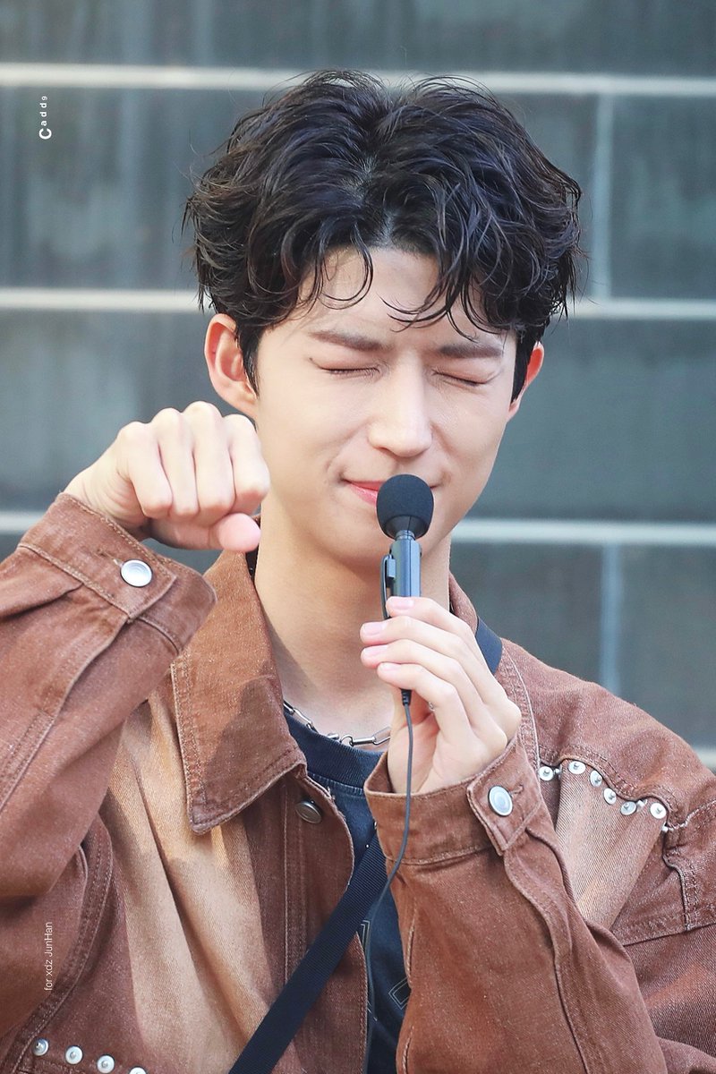 230510 ‧>.< 

#엑스디너리히어로즈 #준한 
#XdinaryHeroes #JunHan