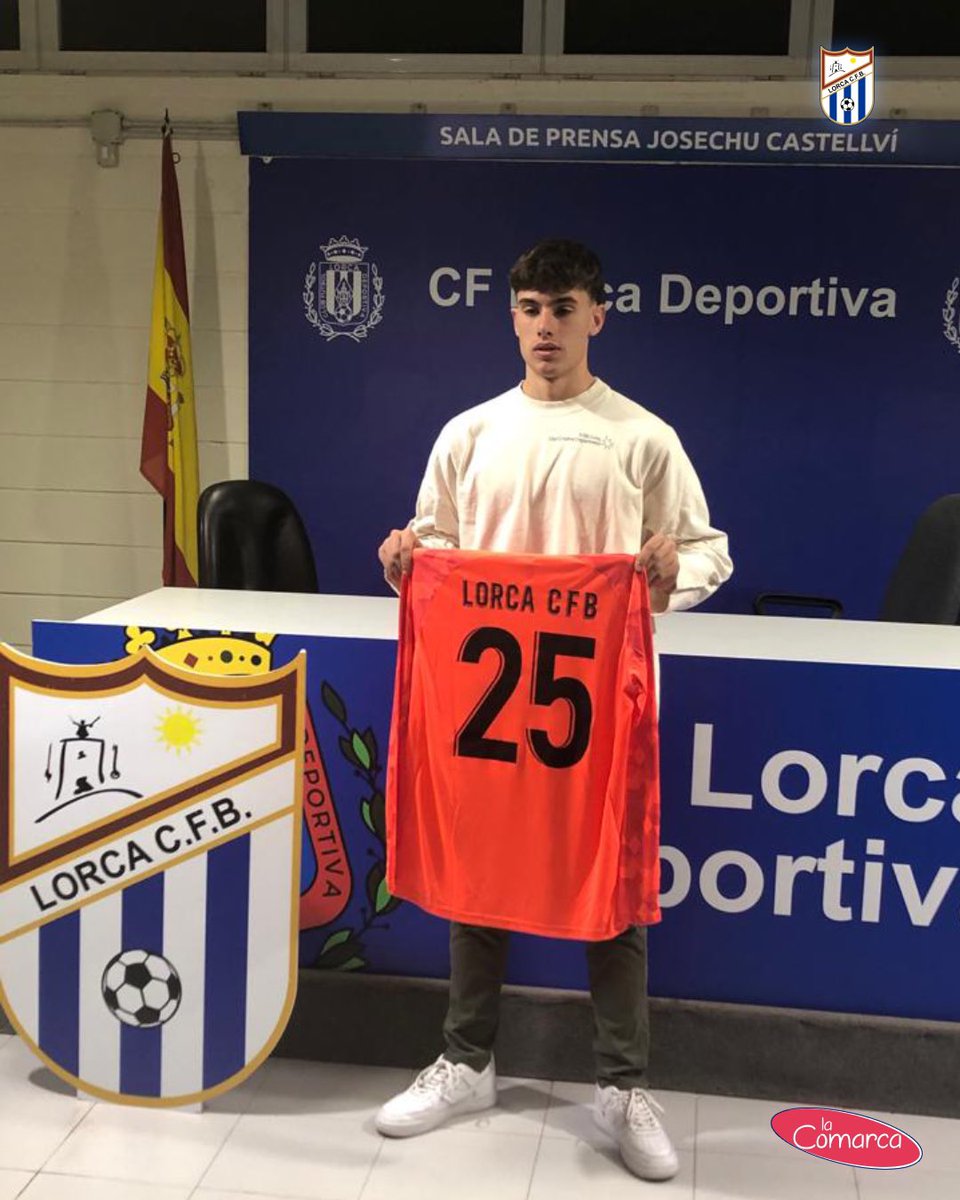 FICHAJES 🎙️ | Javi Fuentes, procedente del E.F. Alhama, se convierte en nuevo portero para el Juvenil Nacional 💪🏼

👉🏼 El jugador catalán aumentará el nivel y la competencia en el equipo que comanda Nacho 🚀

¡Bienvenido a tu nueva casa! 🙌🏼

#SomosCantera #LorcaCFB 🔵⚪️