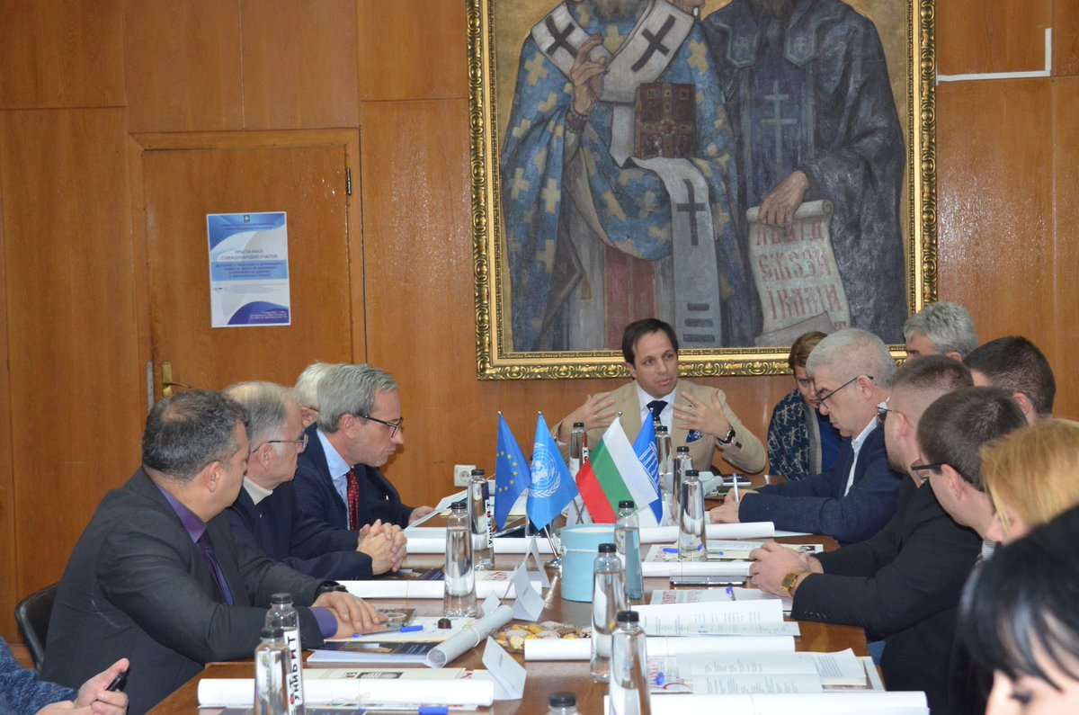 PuyanaFernandez's tweet photo. In #Bulgaria, I exchanged ideas on peacebuilding with H.E. Hyusmenova, Vice-President of National Assembly &amp; Prof. Tsokov, Minister of Education. I also participated at the roundtable on diplomacy in #ULSIT, where @UPEACE signed a MoU with Rector Peteva. Thanks to Prof. Denchev. https://t.co/lFC42LA7KQ
