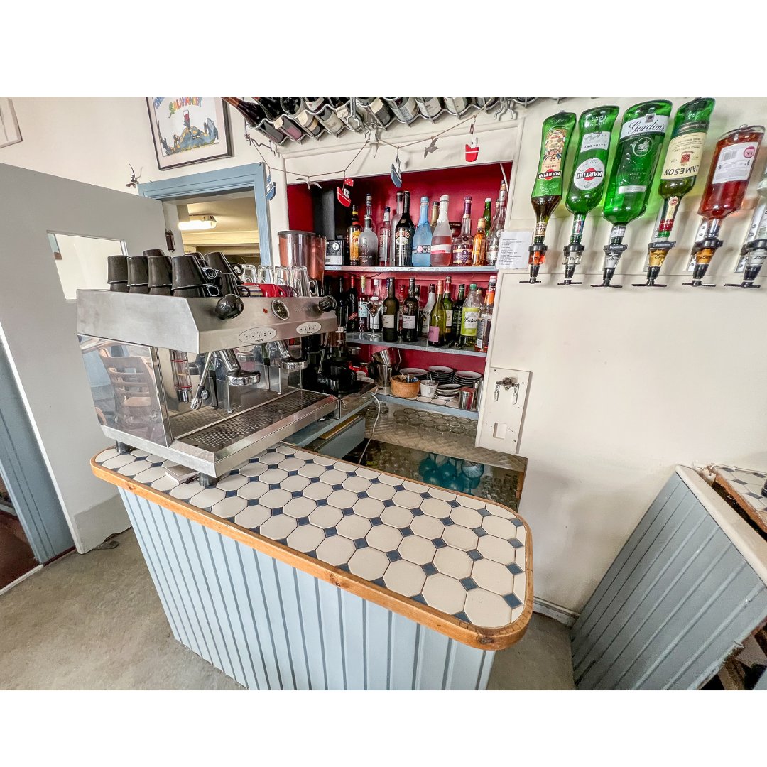 SBCProperty's tweet image. The Salamander 📍
Mevagissey Cornwall

• Cornwall Coastal Village freehold restaurant with 4-bedroom maisonette

• Rear courtyard, stores and garage, very rare parking for up to 3 cars

Freehold guide price - £549,950 + stock

📞01872 277397
📧enq@sbcproperty.com
