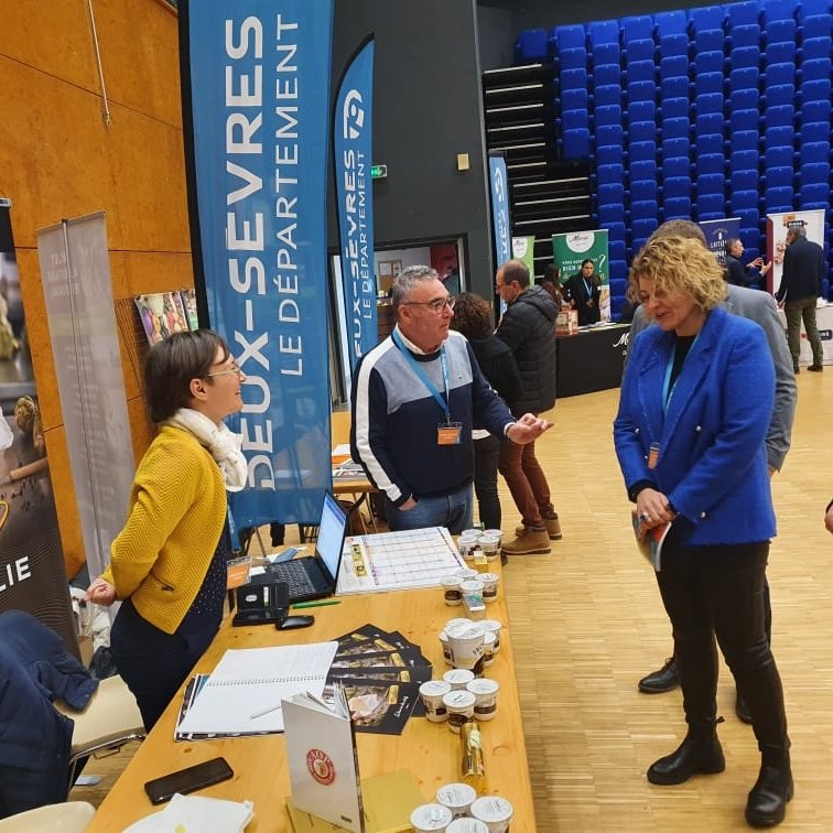 Du #local au menu
Faire se rencontrer les productions locales des #DeuxSèvres et la restauration collective, pour + de produits locaux dans nos assiettes au quotidien, c'était l'objectif des 2e Rencontre de la restauration collective, ce mercredi à #Aiffres