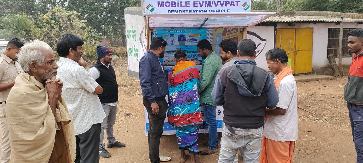 BDOGONDIA154665's tweet photo. Visit of EVM Demonstration Van at different villages @districtadmndkl @ZPDhenkanal https://t.co/Pyi76Vdbsg