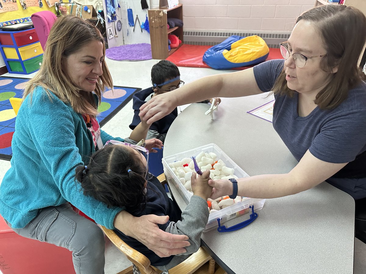 Dimensionsal discovery. 🌐 🖨️

Deanna Davenport Elementary special education teacher Sarah Spencer formed a partnership with UTEP to harness the power of 3D printing to enhance learning for students with disabilities. #VivaCanutillo

Read more ➡️ tinyurl.com/52e4ub95