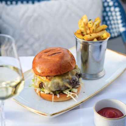 🍔 + 🍟 + 🍺 for £15, yes please!

Oh, did we also mention this comes with STUNNING rooftop views overlooking London's skyline? 😍

Don't miss out on this delicious deal, book now at Madison 👉 bit.ly/3HdDIWB

*Available during weekday lunch hours this January.