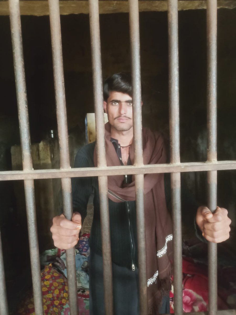 ShikarpurPolice's tweet photo. ڈسٹرکٹ پولیس شکارپور
17 جنوری 2023
پریس رلیز

*ایس ایس پی شکارپور ڈاکٹر محمد عمران خان کے جانب سے جاری کردہ احکامات پر عملدرآمد کرتے ہوئے شکارپور پولیس کی جرائم پیشہ عناصر کے خلاف کامیاب کارروائیاں جاری.* https://t.co/UCAELl3aMJ