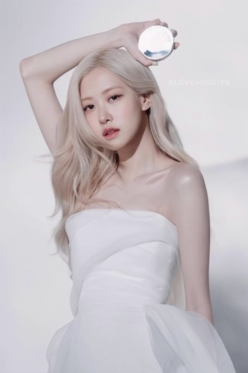 Rt and Reply with :

ROSÉ FOR SULWHASOO
#ROSÉXSULWHASOO #ROSÉ