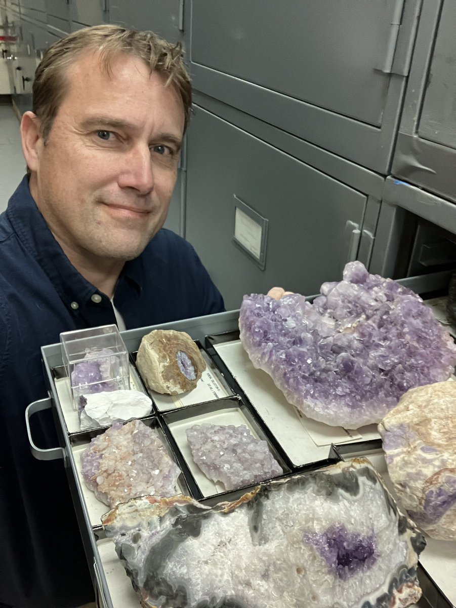 Feeling inspired by #amethyst for #museumselfieday