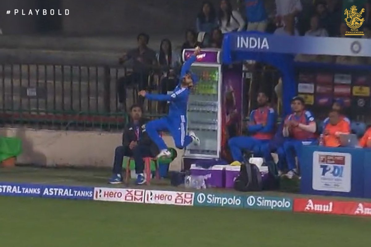 RCBTweets's tweet photo. Photographic evidence that GOATs can fly 🐐🥵

📸: JioCinema 

#PlayBold #INDvAFG #ViratKohli #TeamIndia @imVkohli https://t.co/WPqakkhOXa
