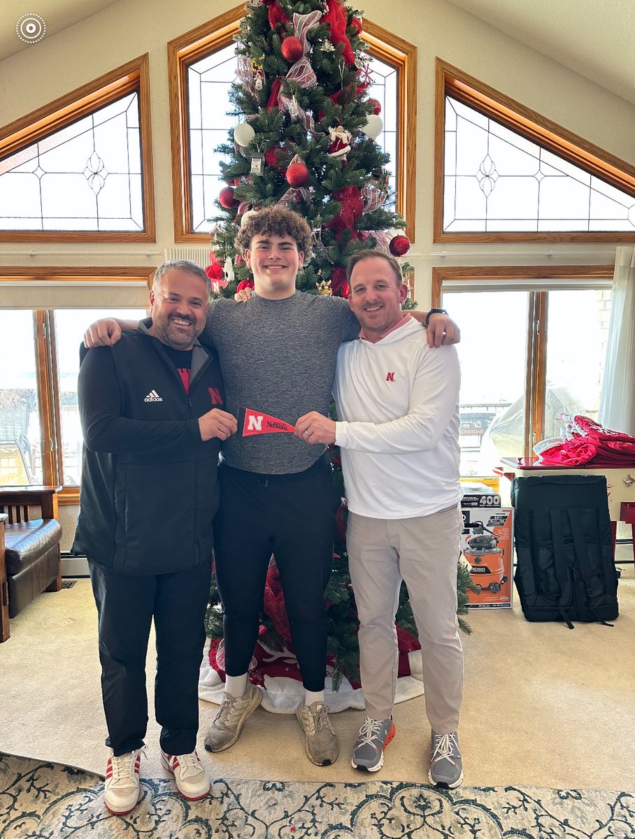 Nebraska X-mas tree🎄Thank you coaches for the home visit! <a href="/CoachMattRhule/">Matt Rhule</a> <a href="/Coach_Satt/">Marcus Satterfield</a> <a href="/HuskerFootball/">Nebraska Football</a> <a href="/BroomfieldFtbl/">Broomfield Eagles Football</a> #GBR 🔴⚪️⚫️