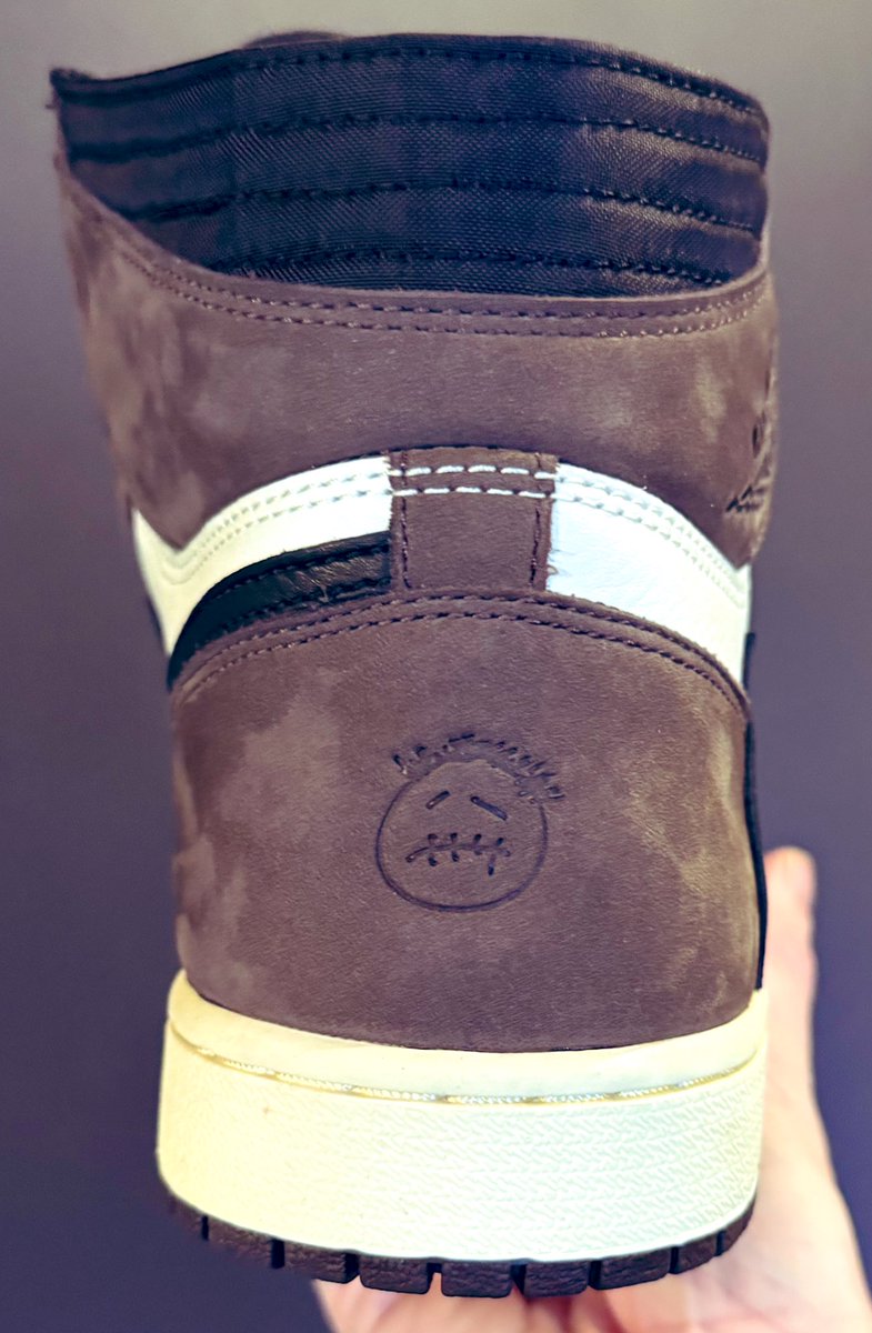 NoneYaBennis's tweet photo. #MailCall Jordan 1 OG High x Travis Scott “Mocha” Huge S/O to @Carter5217  for the great deal on these, and the timely ship! These are everything I thought they would be and more! Love em! https://t.co/LCEDuckW5G
