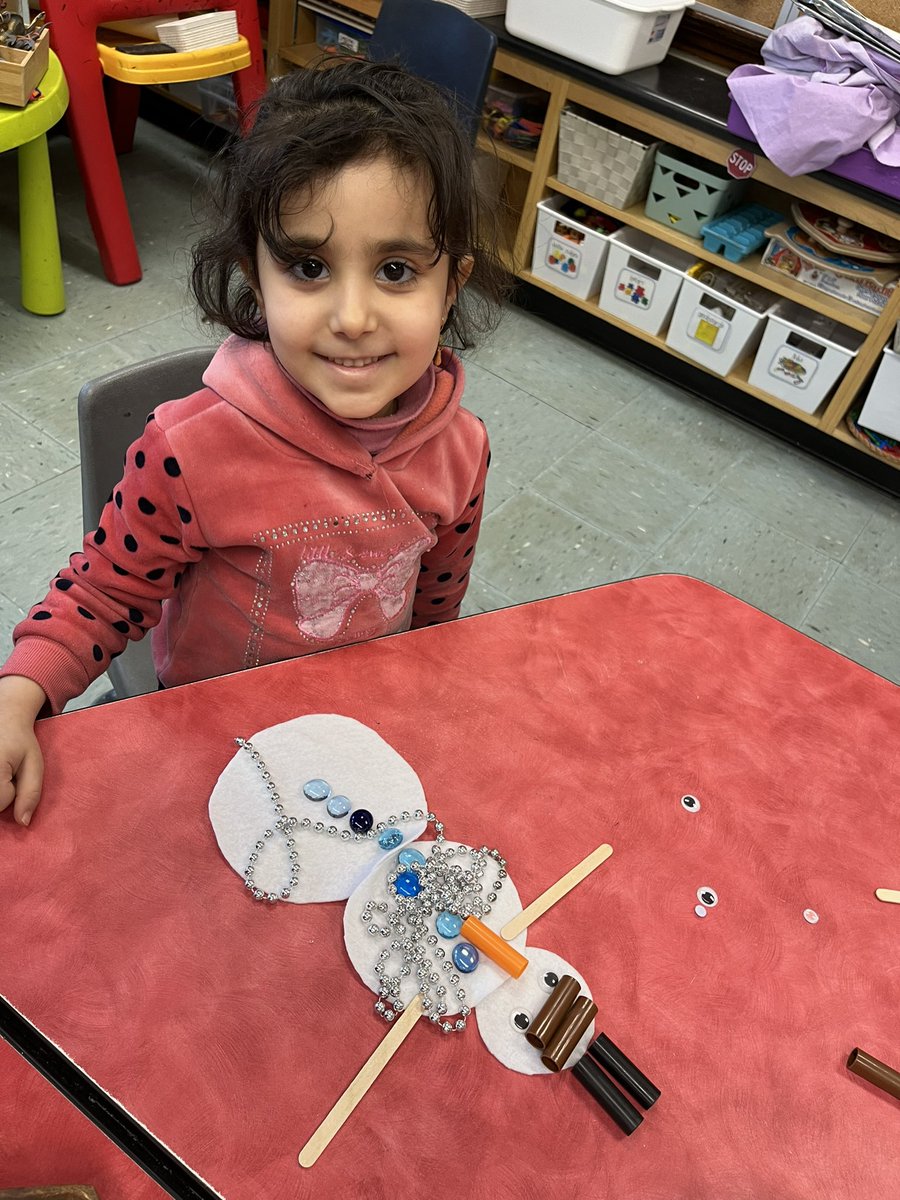Some creative snowmen made from loose parts! ☃️<a href="/PrinceEdwardPS/">Prince Edward Pacers</a> #earlyyears