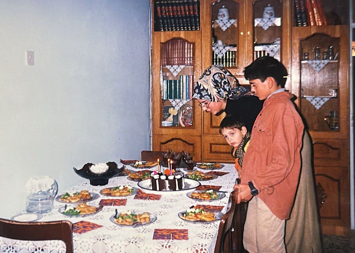 1998 yada 1999 olması lazım cok benziyor bizim salona..