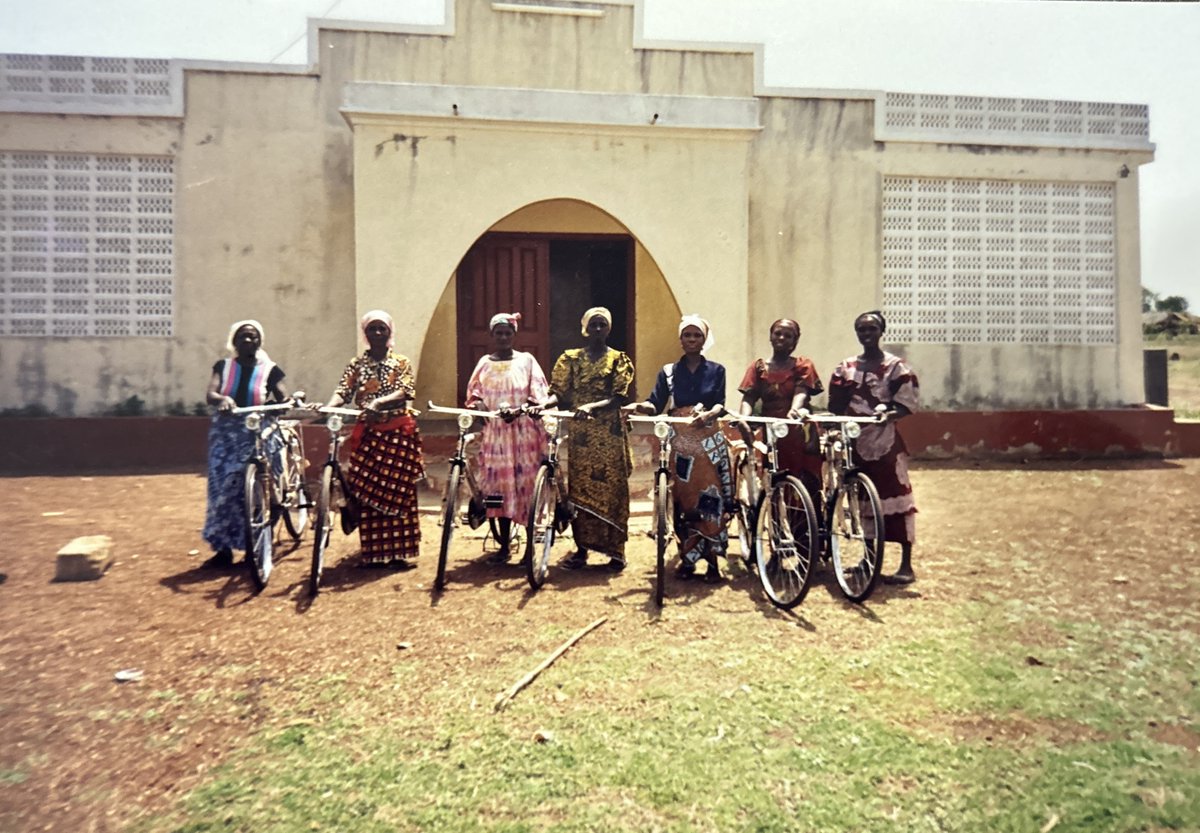 In 1996, as Janga achieved #Sustainability we targeted the Deg area, 1 of the poorest sections of the district. The local chief gave us land, and the Janga women's co-op gave the Deg women’s co-op 60 bags of peanuts to start a farming program. The Carpenter Project was launched!