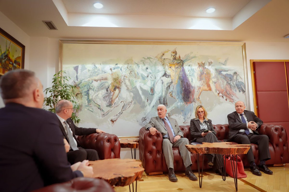 Europe is our only alternative.
Albania and North Macedonia walk hand in hand towards our goal, full 🇪🇺 membership.
<a href="/IgliHasani/">Igli Hasani</a> thank you for your visit and the 🇦🇱 support for a European 🇲🇰
