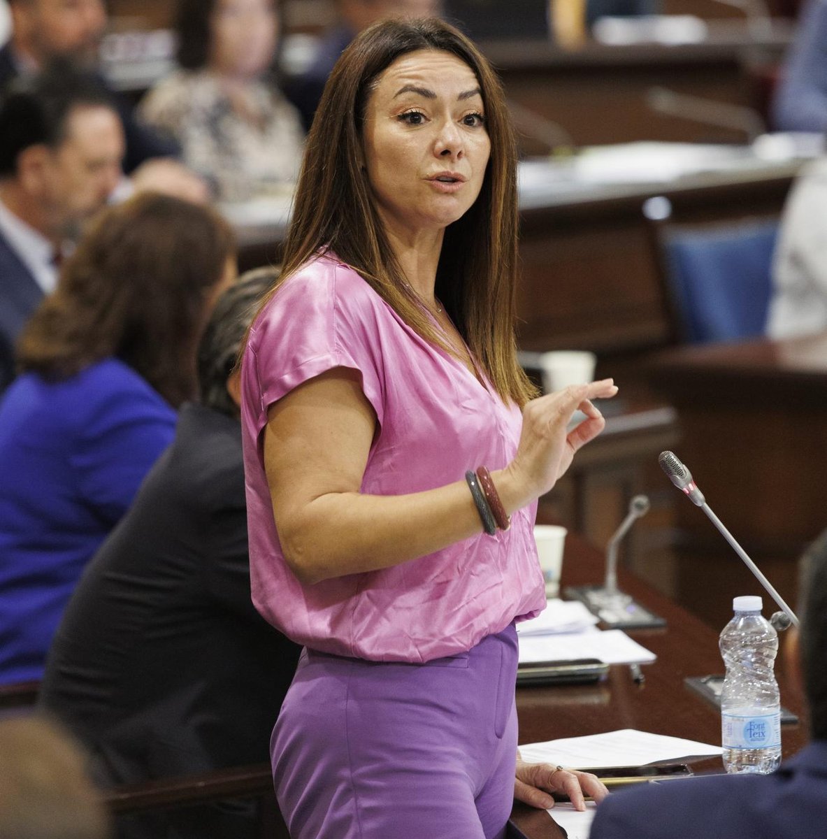 EduRobsy's tweet photo. 1/9

Ciudadanos de #Baleares: un fuerte aplauso para la consellera @martavidalib. Su modestia le impide explicarlo, así que lo haré yo: desde el 4 de enero cumple por fin con la ley de incompatibilidades. Solo ha tardado 6 meses en regularizar su situación legal como consellera. https://t.co/KEwMMwHo3I