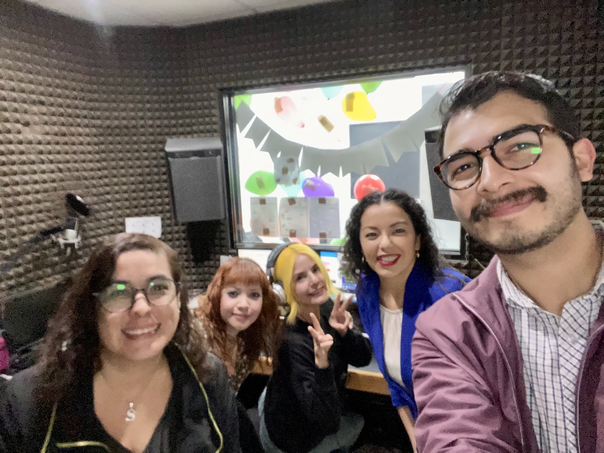 Lo bonito de volver al lugar donde has sido feliz, es volver a coincidir con la gente con la que has sido feliz..🫶🏼

De visita en la cabina de la <a href="/SesyVal/">C e c i l i a ✨ セシー</a> con <a href="/karensilvar/">Karen Silva</a>, <a href="/abigahilcastro/">Abigahil Castro</a> y Ernesto Gabriel.. el <a href="/juanczuniga/">Juan Carlos Zúñiga</a> no sale porque estaba al aire en #Reporte100..😄