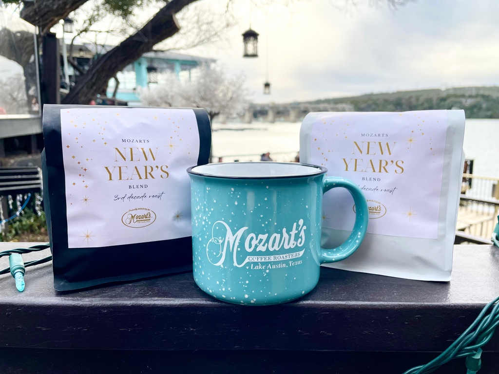 Start your mornings with a bold kick! 🌟 Our freshly roasted New Year's blend🎆🥂✨️, crafted to perfection to awaken your senses and fuel your resolutions. ☕️⁠
⁠
Embrace the new year with a cup of pure joy and let this brew become your daily dose of inspiration! ✨🎉☕️