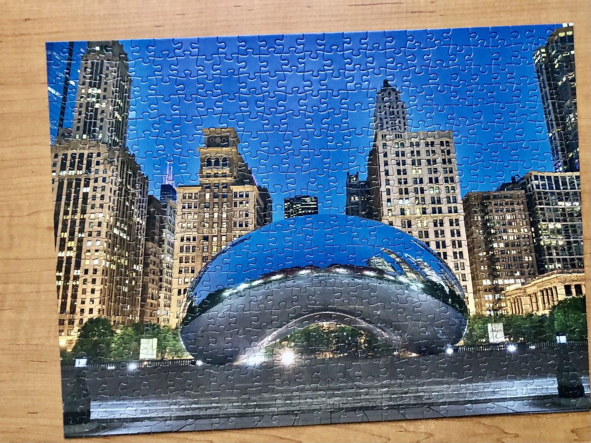 momlovesfilm's tweet image. Fun #puzzlefinish Cloud Gate with a snowstorm assist. #housebound #funstuff