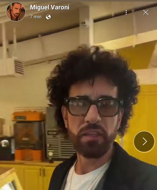 ye_mir1's tweet photo. Aquí preguntandome si Miguel Varonil interpretará a un personaje basado en el Loco You de Valencia 😬 https://t.co/0sFwVhxDh7