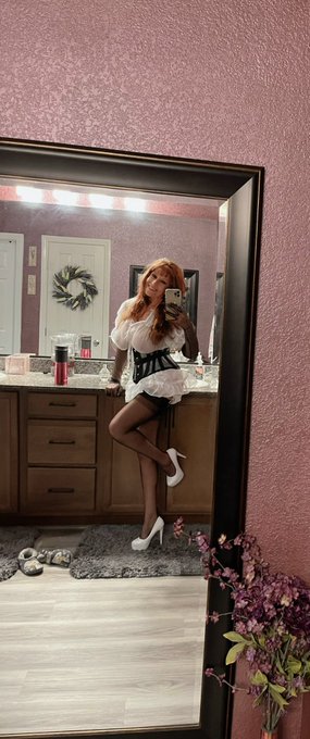 Happy Hump Day Baby! 💋 a few selfie&rsquo;s from my page on  https://t.co/dHazlW8yyQ Legssamantha https://t<a href="/tag/leather"class="tags"><span>#leather</span></a><a href="/tag/corset"class="tags"><span>#corset</span></a><a href="/tag/fetish"class="tags"><span>#fetish</span></a><a href="/tag/metal"class="tags"><span>#metal</span></a><a href="/tag/pantyhose"class="tags"><span>#pantyhose</span></a><a href="/tag/crotchless"class="tags"><span>#crotchless</span></a>